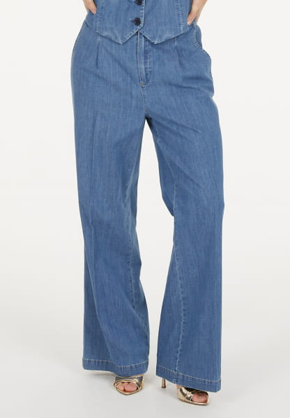 Jeanshose mit Bundfalten