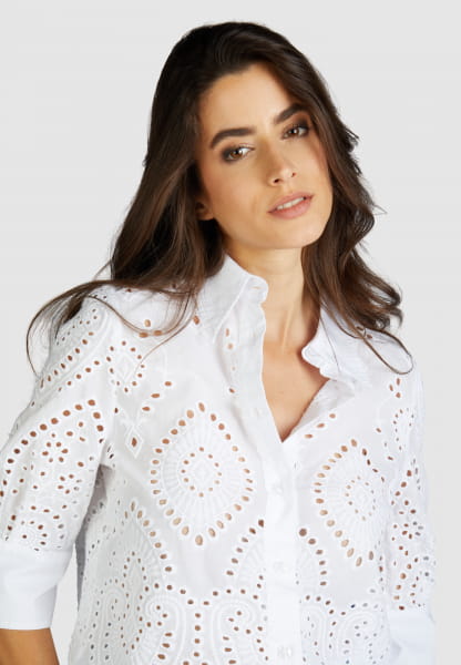 Shirt blouse made of eyelet embroidery