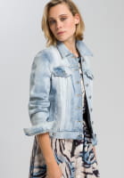 Denim jacket made from recycled demin