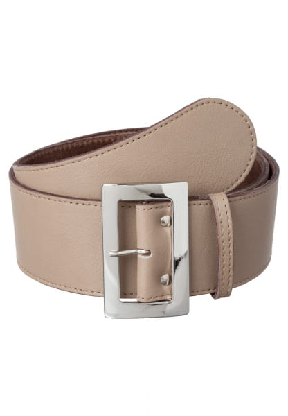 Belt with shiny statement clasp