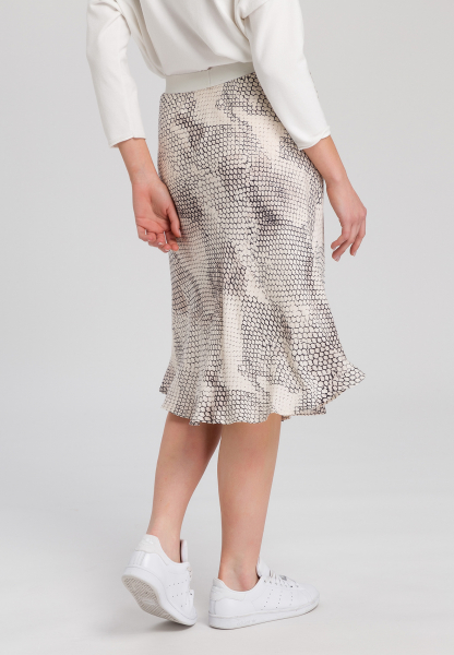 Skirt with animal print