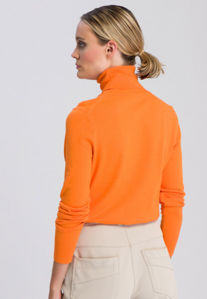 Turtleneck sweater made of soft fine knit