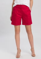 Bermudas with rolled-up edges