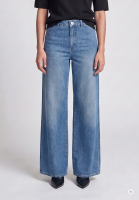 Wide-leg jeans