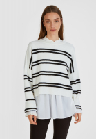 Sweater with round neck ans stripes
