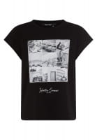 Shirt with black and white photo print