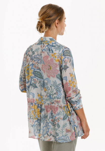 Blouse in floral print