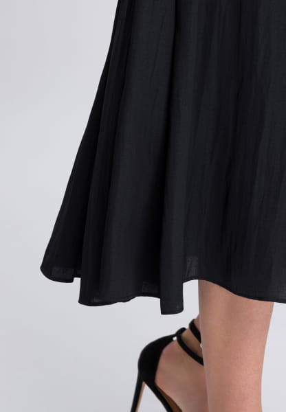 Skirt with a generously flared fit