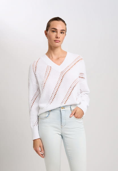 Sweater with diagonal ajour