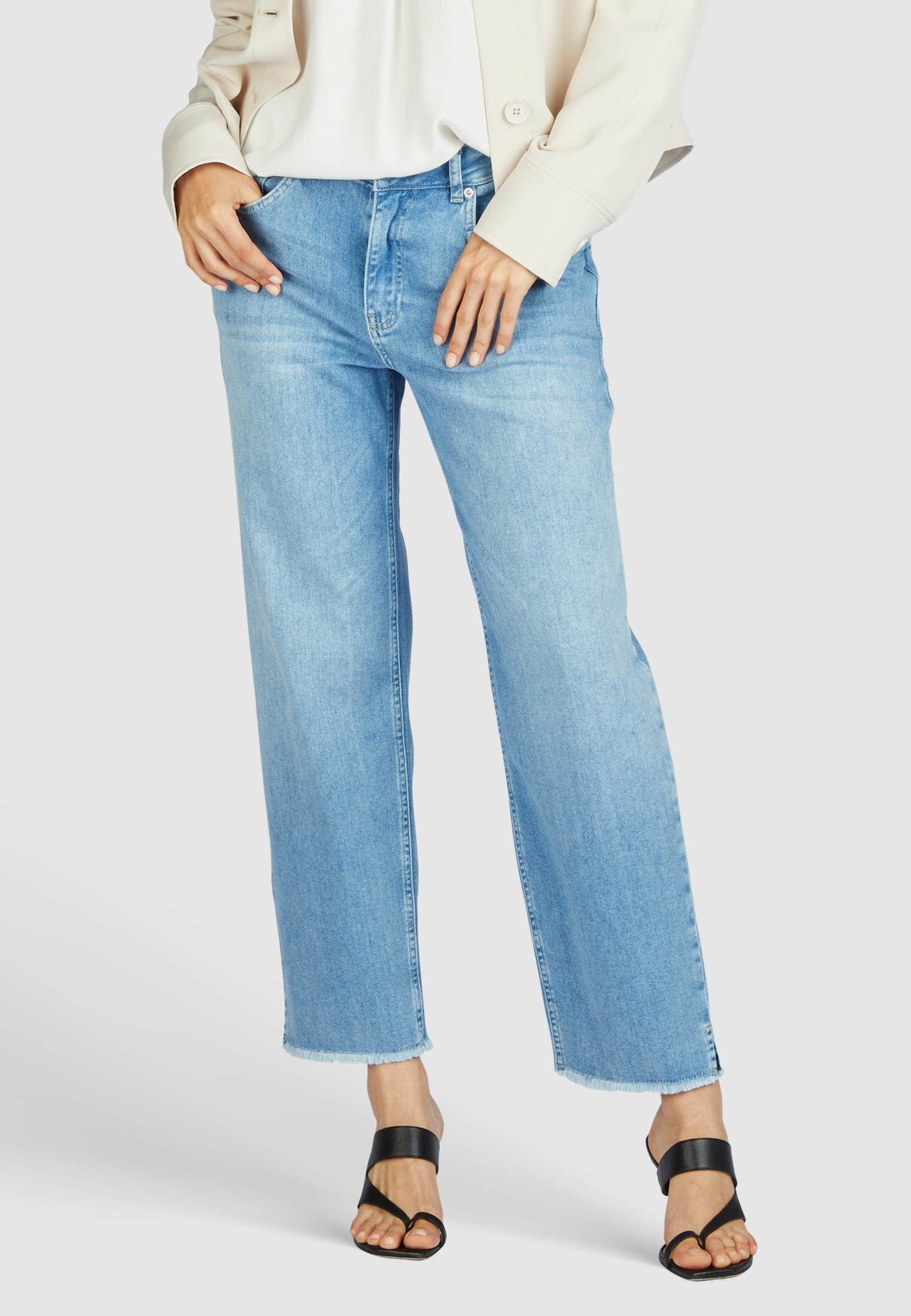 Mom jeans with fringed hem | Trousers & Jeans | Fashion