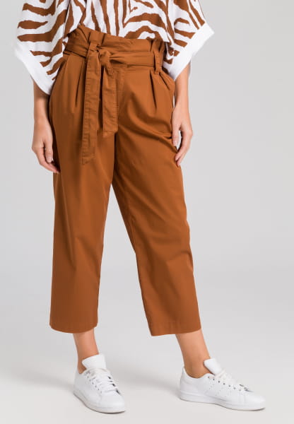 Paper bag trousers from summery material