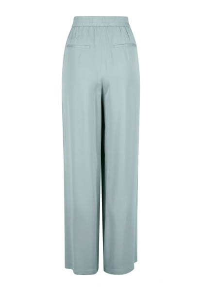 Hose aus fließendem Satin