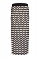 Long skirt in a jagged pattern