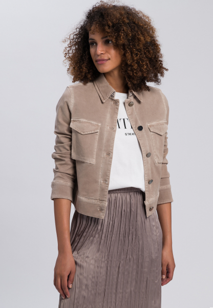 Short jacket made from sustainable material