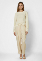 Bundfaltenhose aus fallendem Stoff