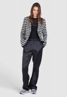 Blazer with houndstooth pattern