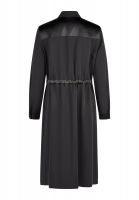 Midikleid im Materialmix