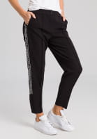 Pants with lateral writing band (shortened)
