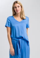 Blouse shirt of flowing satin
