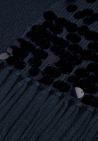 Knit scarf with sequin embroidery