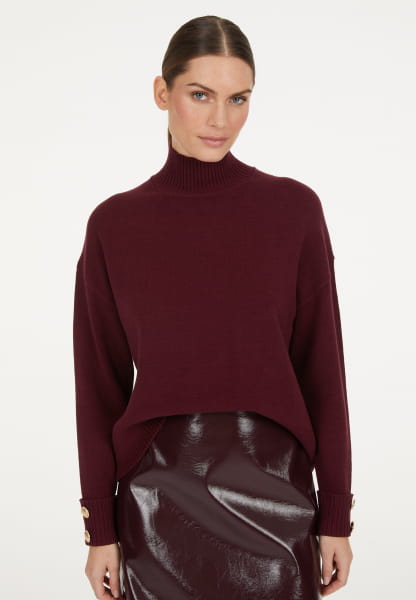 Pullover mit Knöpfen