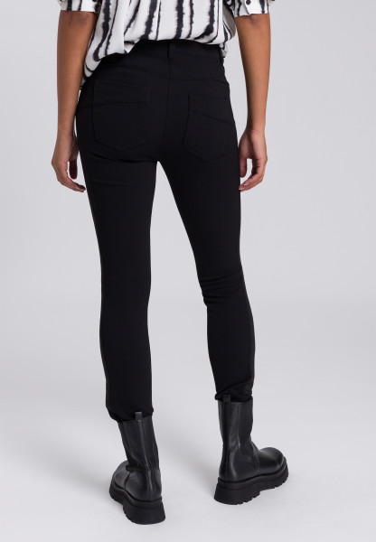 5-pocket trousers with printed sideband