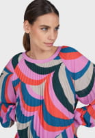 Pleated blouse in a graphic wave print