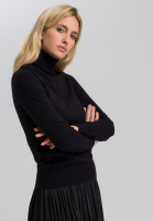 Basic knitted sweater with roll collar