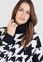 Jacquard sweater in a houndstooth pattern