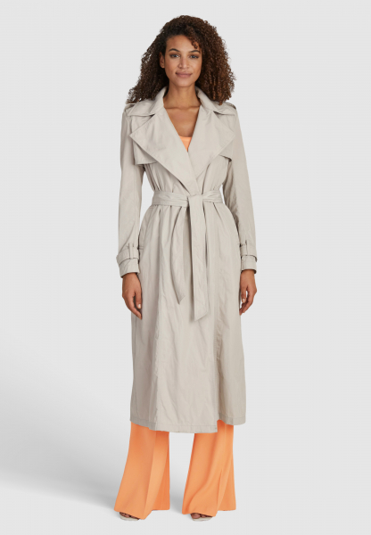Trench coat made from fine taffeta