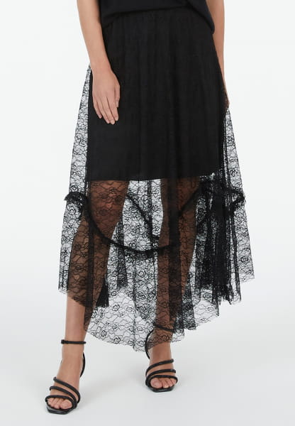 Skirt in lace