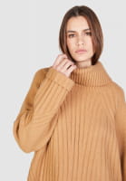 Sweater with ribbed pattern