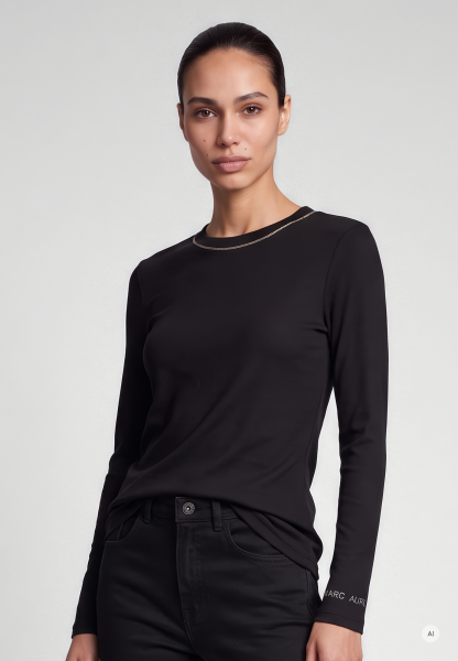 Ribbed shirt with decorative ribbon