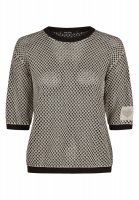 Sweater in mesh structure