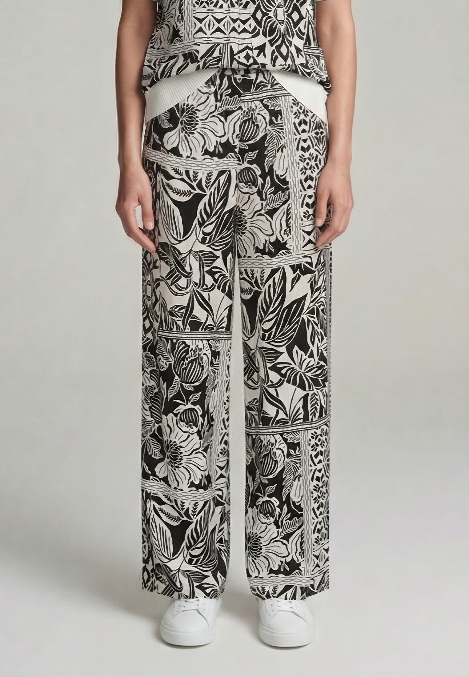 MARC AUREL Hose mit Patchwork-Print