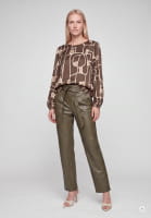 Round-neck blouse with graphic print