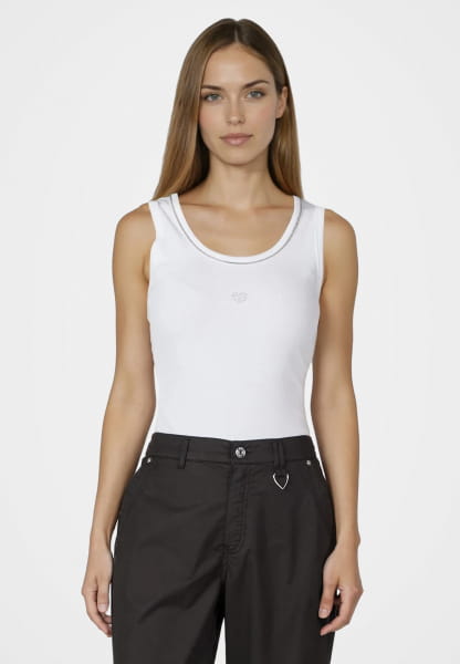 Ribbed shirt with heart hotfix