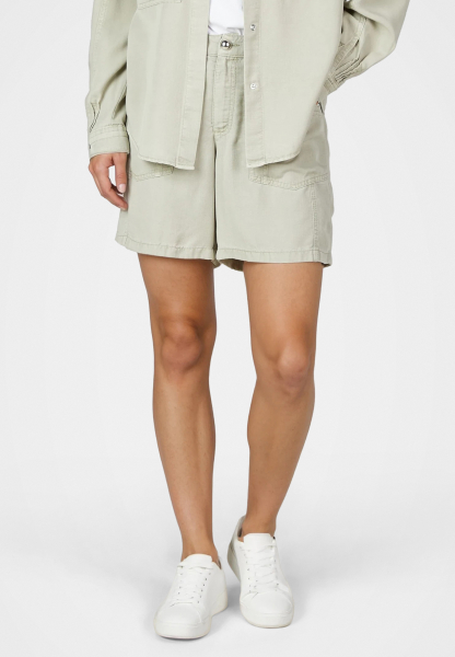 Shorts made from sustainable Tencel