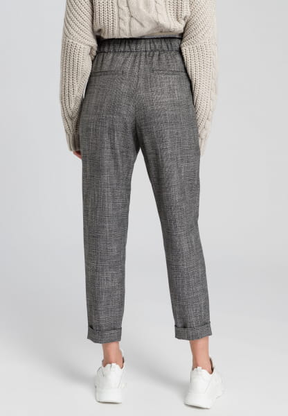 Trousers with tartan