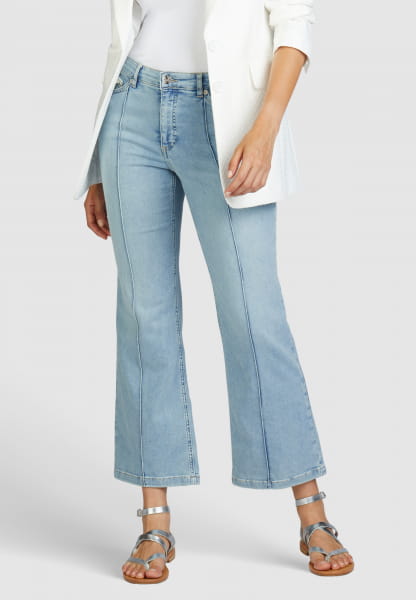 Cropped Flared Jeans aus leichtem Blue Denim mit Lyocellanteil