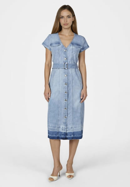 Jeanskleid in Midilänge