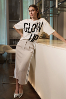 Shirt with shiny pigment print