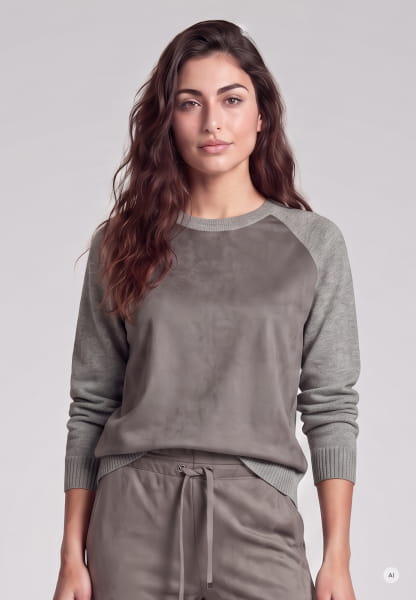Sweater with faux leather 