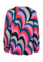 Pleated blouse in a graphic wave print