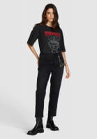 Black denim cropped mom jeans with jewellery chain