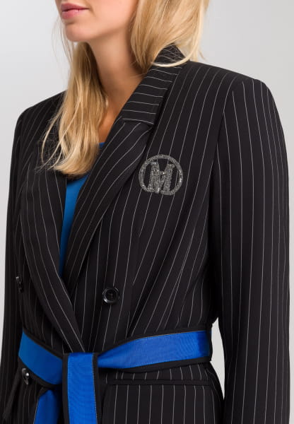 Pinstripes in double-breasted look