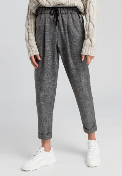 Trousers with tartan