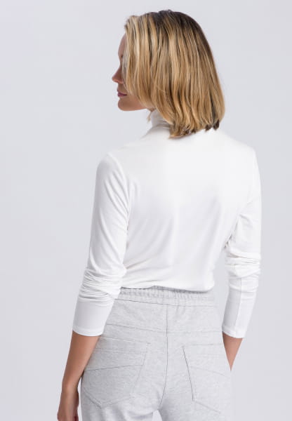 Turtleneck sweater made from soft flowing viscose mix