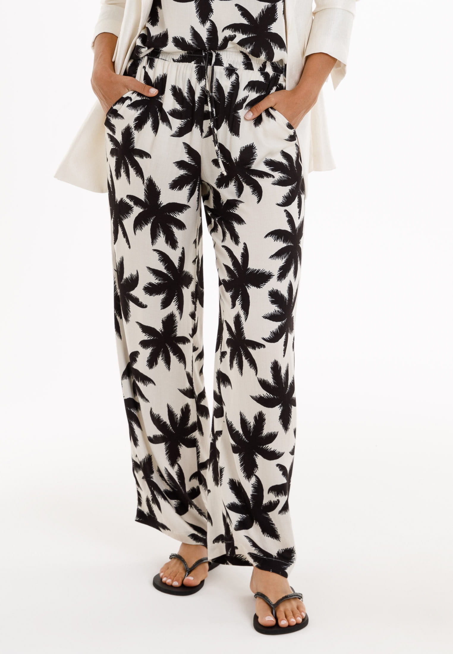 Pajama pants with palm tree print 