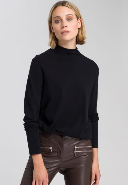 Jumper with knitted turtleneck